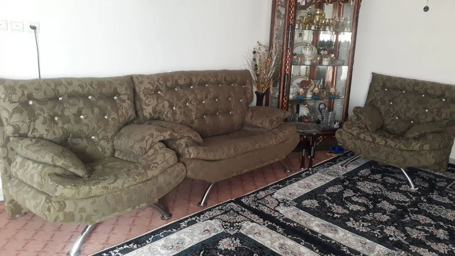 مبل 4نفره راحتی|مبلمان خانگی و میز عسلی|اصفهان, ارزنان|دیوار