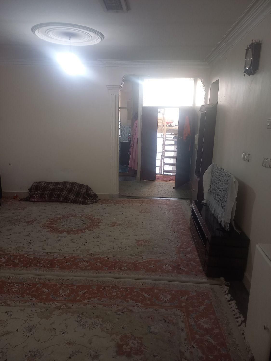 آپارتمان  کلنگی قابل سکونت و ساخت ۳ طبقه|فروش زمین و ملک کلنگی|تهران, لویزان|دیوار