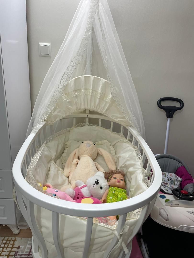 تخت کودک کنار تخت مادر|تخت و صندلی بچه|هشتگرد, هشتگرد قدیم|دیوار