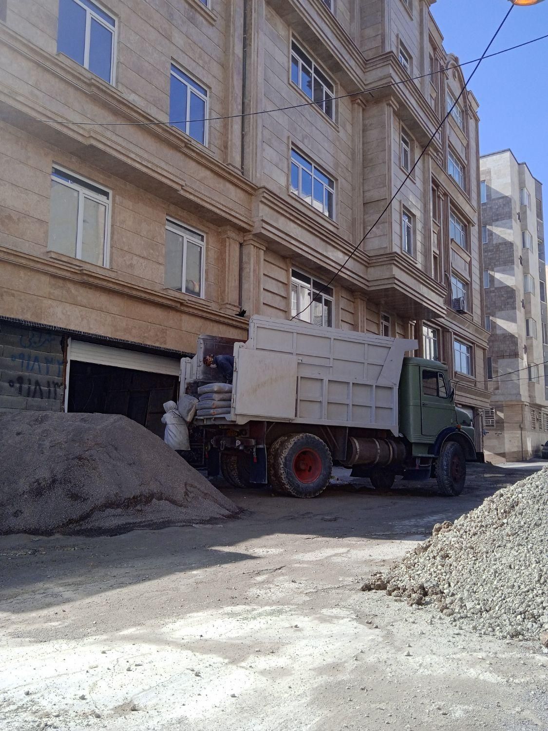 ماسه شن خاک پوکه وغیره|خدمات حمل و نقل|کرمانشاه, |دیوار