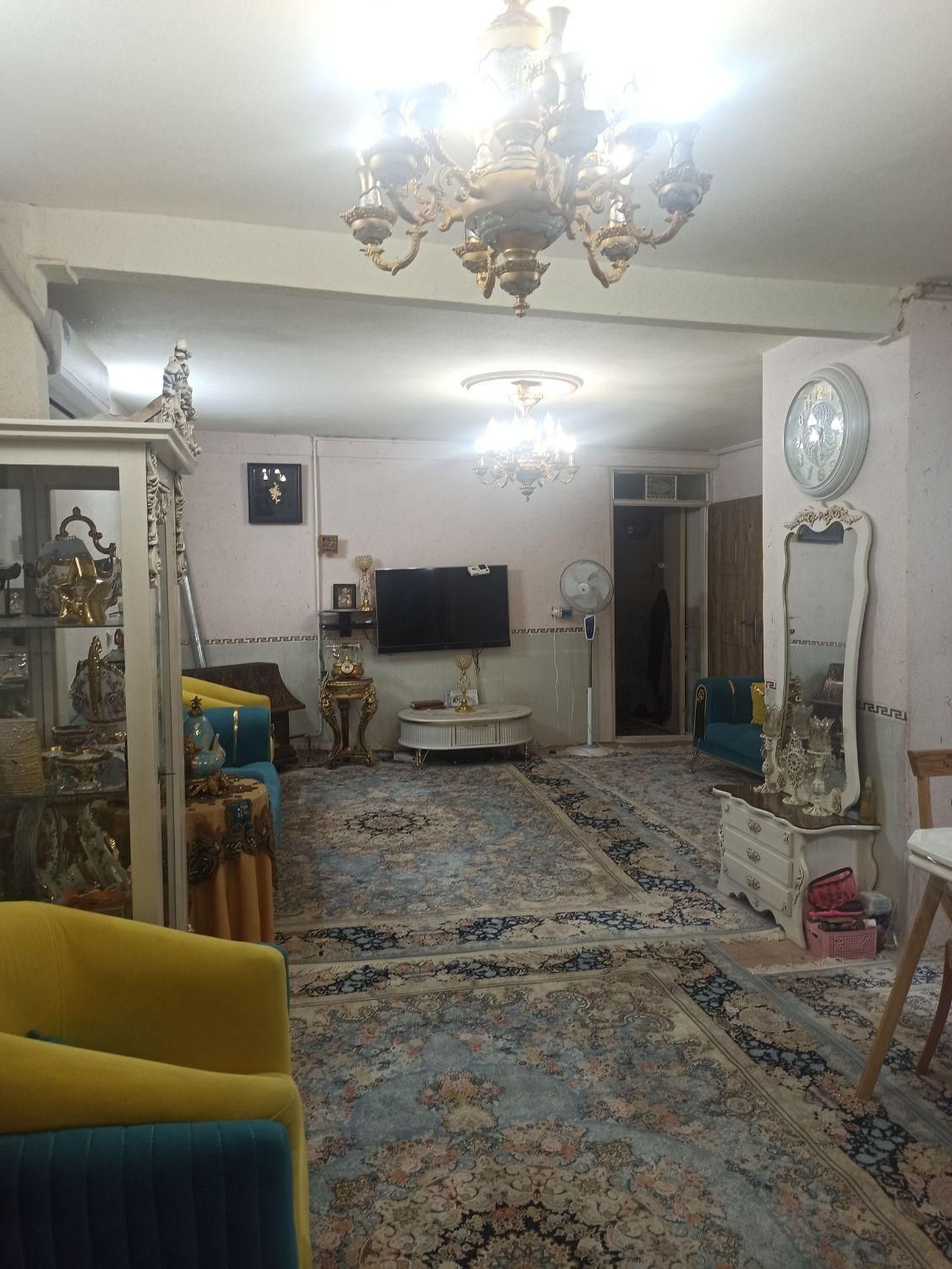 خانه حیاط دار ویلایی ۲ واحدمستقل مناسب دو خانواده|فروش خانه و ویلا|تهران, امیر بهادر|دیوار