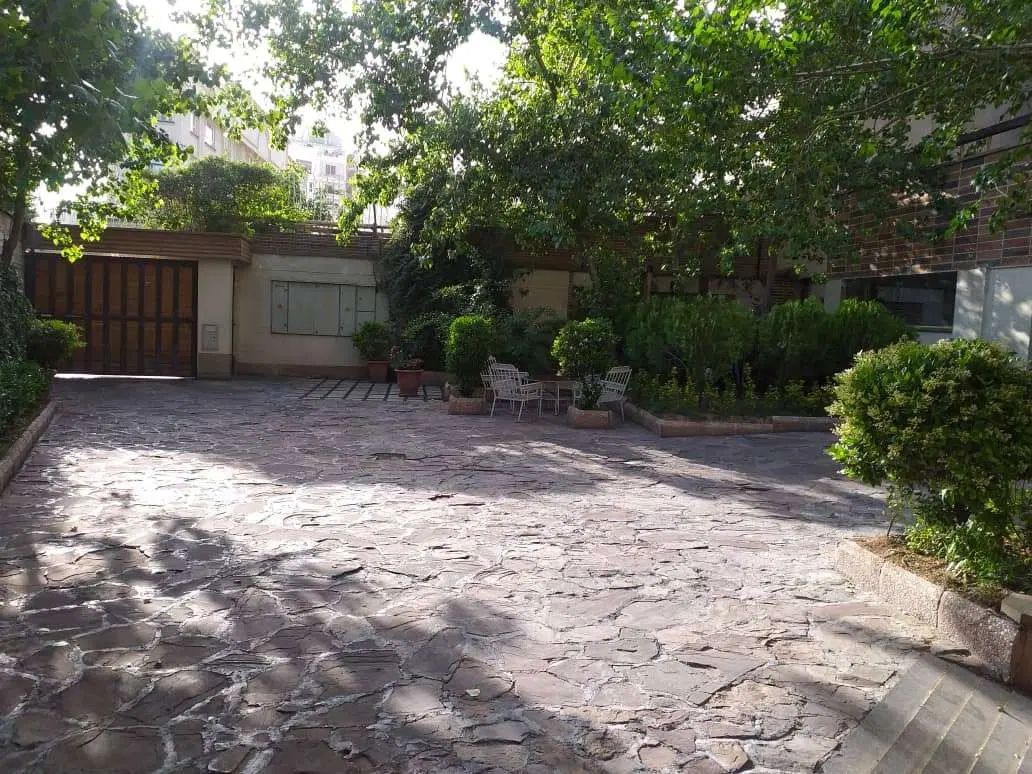 ویلایی نیاوران.بر اصلی260متربنا.350مترحیاط.کاربردی|اجارهٔ خانه و ویلا|تهران, نیاوران|دیوار