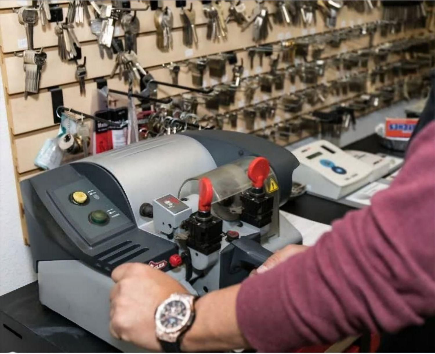 کلید سازی|خدمات پیشه و مهارت|قروه, |دیوار