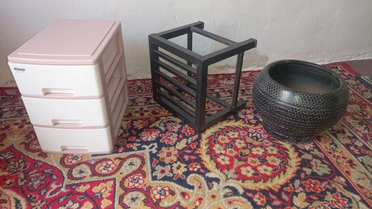 جاقاشقی.گلدان.چهارپایه|ظروف نگهدارنده، پلاستیکی، یک‌بارمصرف|کنگاور, |دیوار