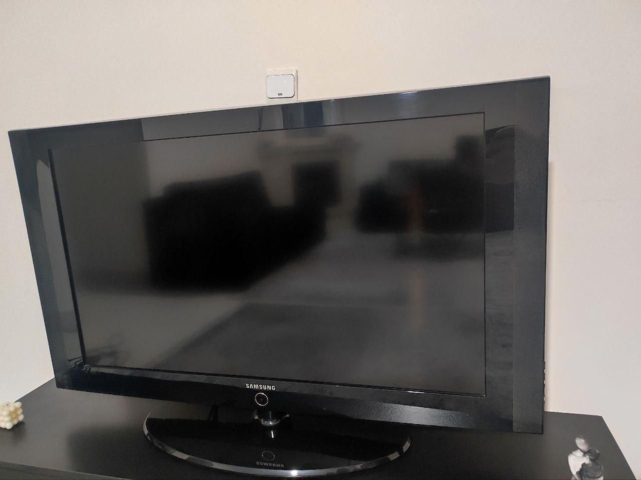 تلویزیون LCD ۴۲ اینچ سامسونگ|تلویزیون و پروژکتور|تهران, چهارصد دستگاه|دیوار