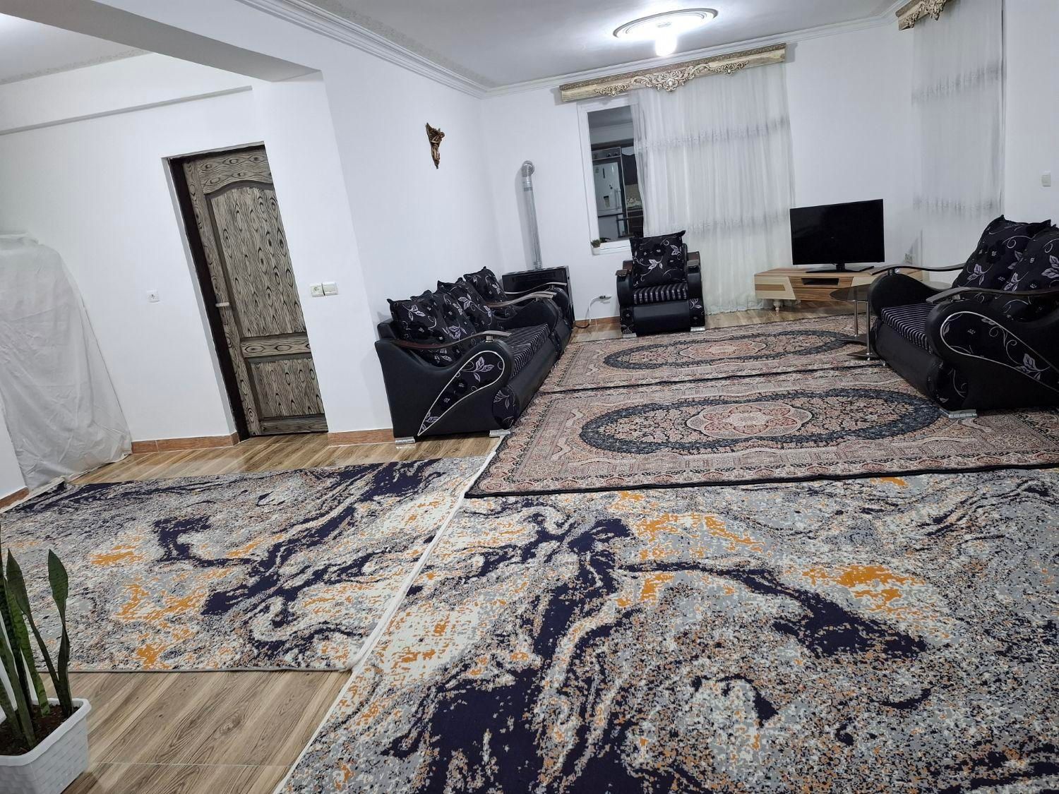 ویلا گل دنج ومفرح در مجاورت روستای استخرگاه|اجارهٔ کوتاه‌مدت ویلا و باغ|توتکابن, |دیوار