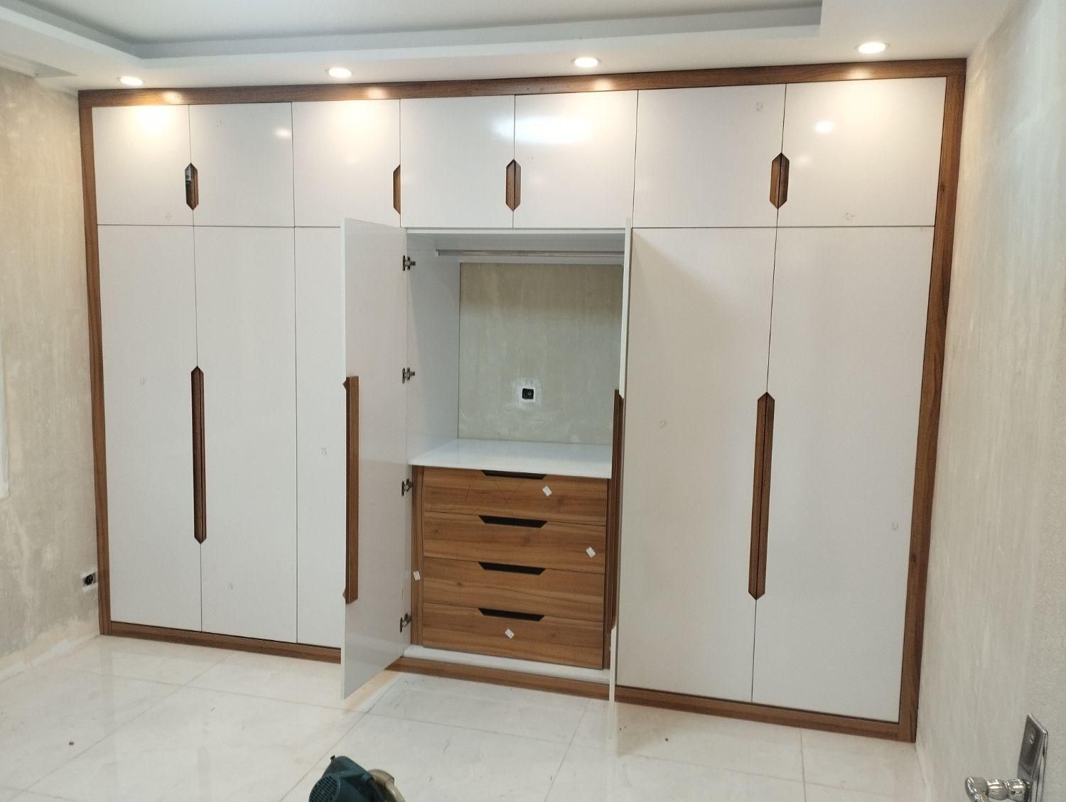 ساخت انواع کمددیواری و کابینت|خدمات پیشه و مهارت|همدان, |دیوار