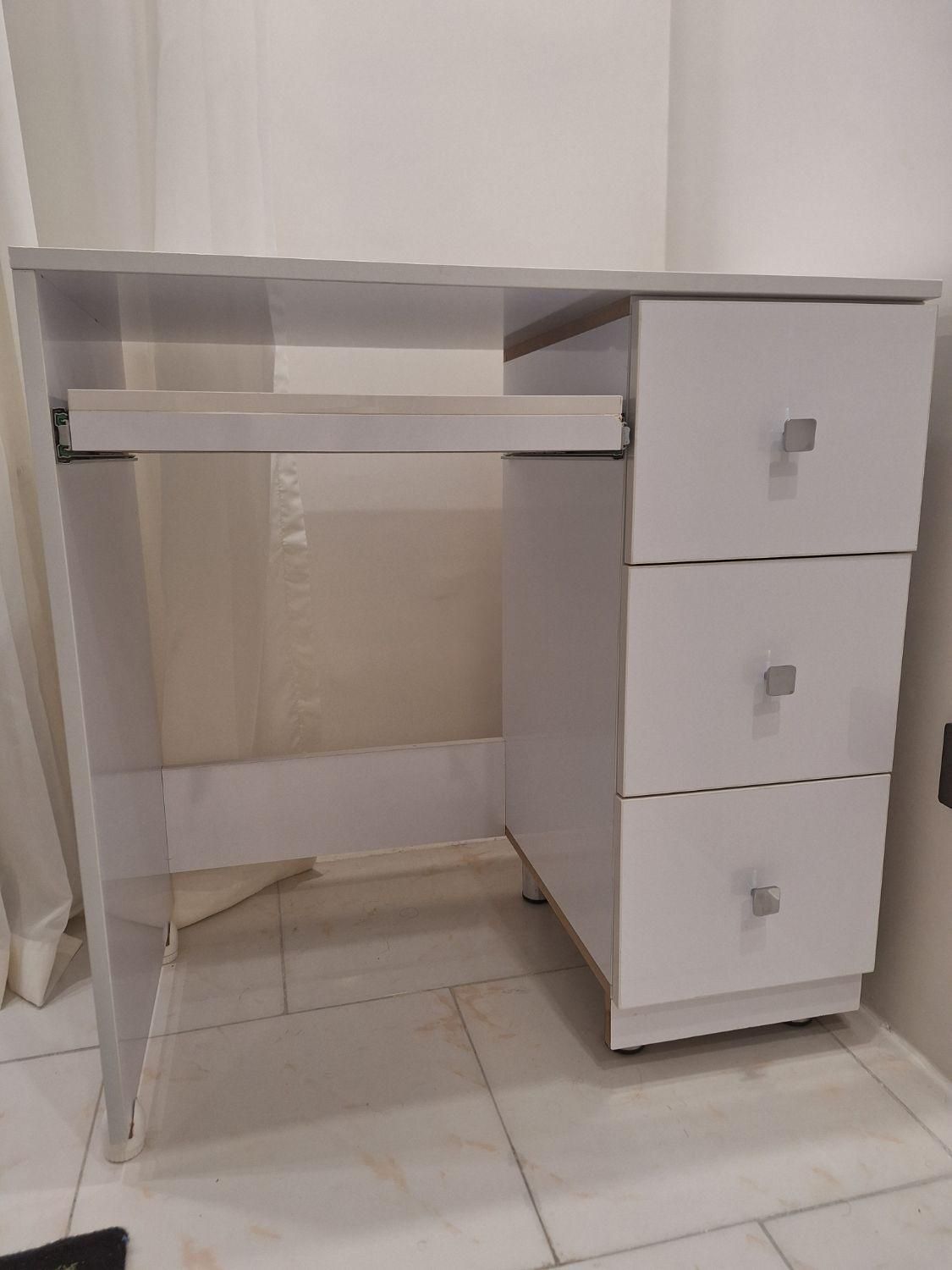 میز کامپیوتر یا تحریر|میز تحریر و کامپیوتر|پردیس, فاز ۱۱|دیوار