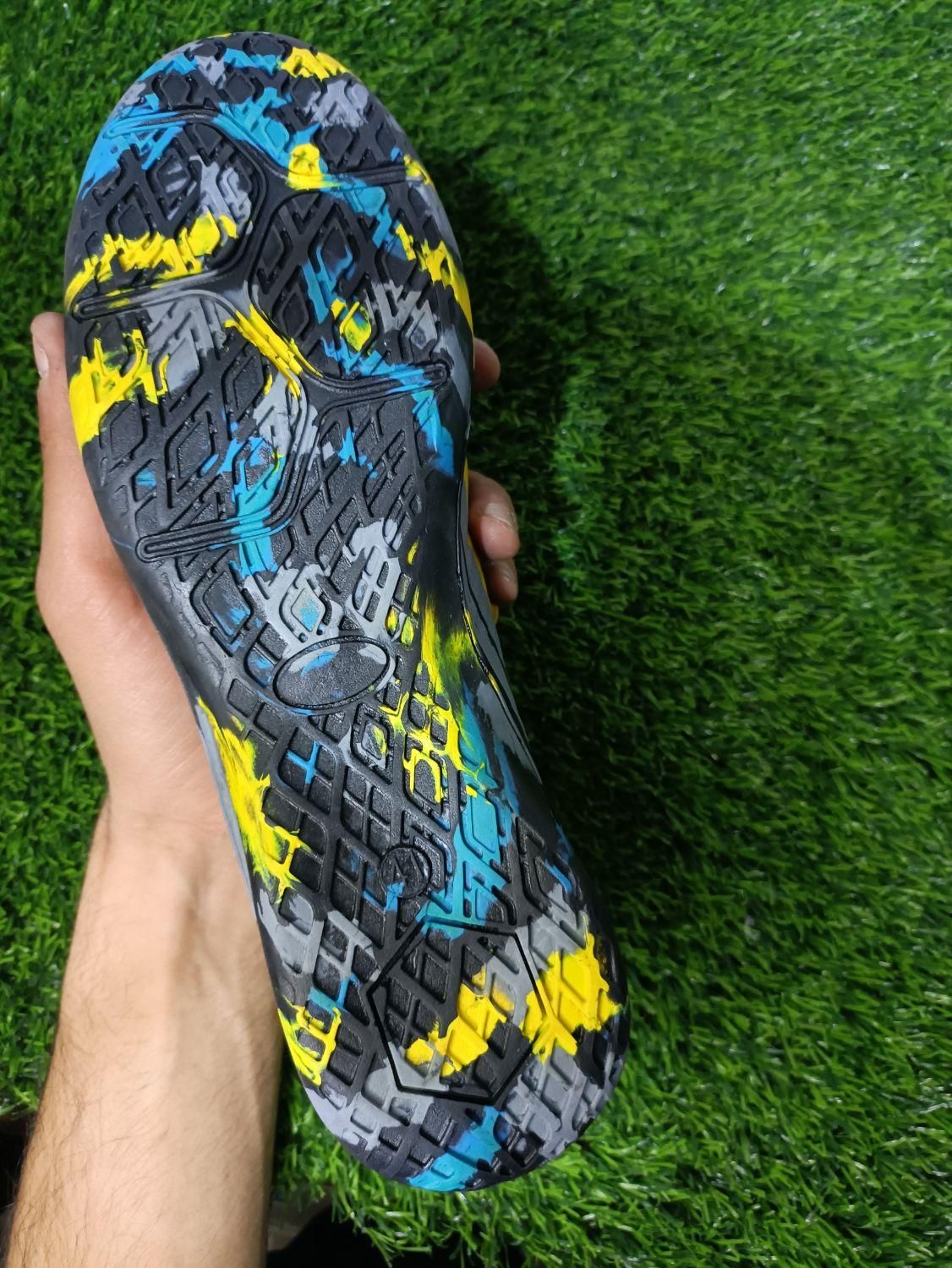 کفش کتونی سالنی فوتسال با کیفیت|ورزشهای توپی|قم, نیروگاه|دیوار