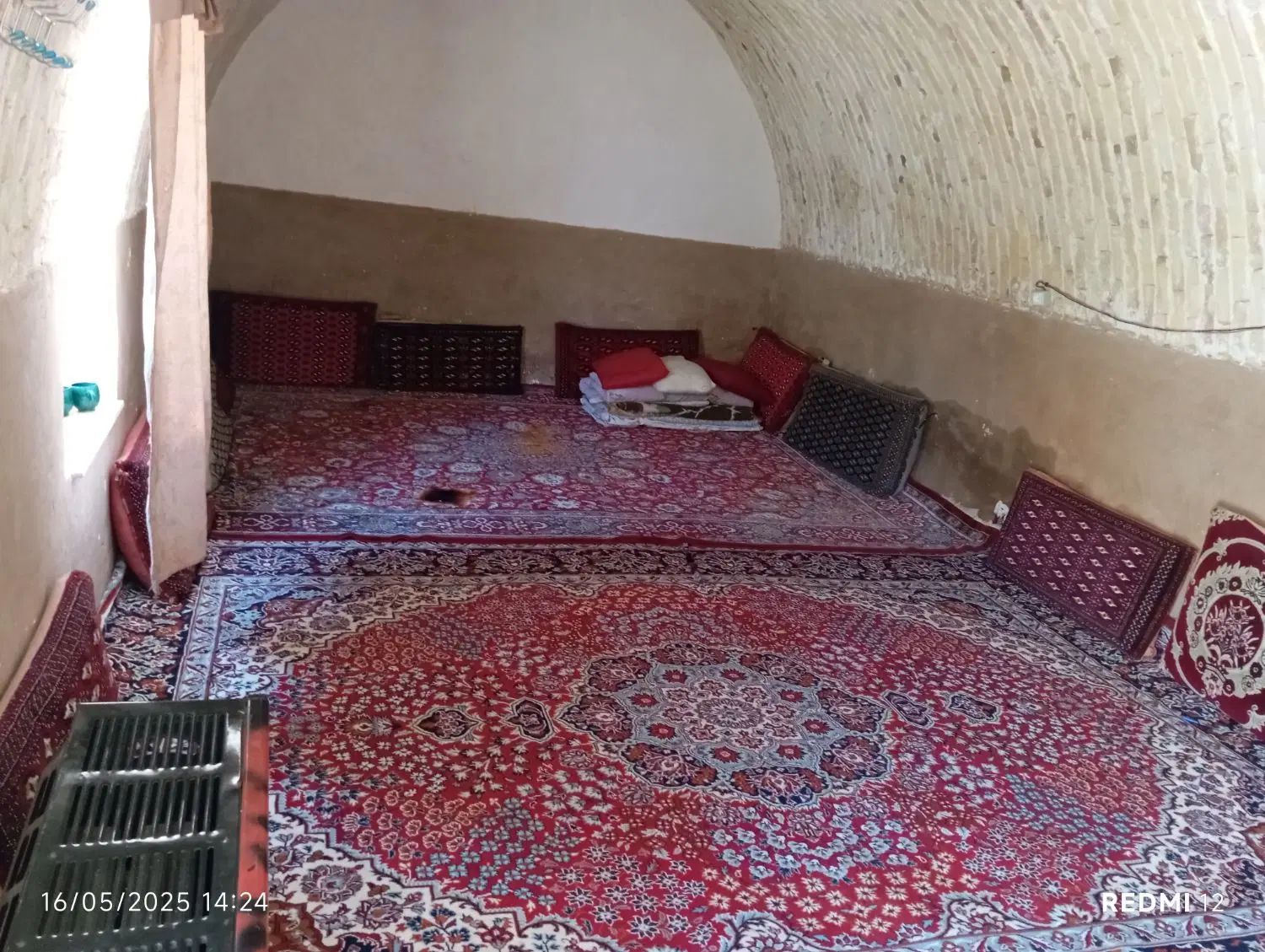 استخدام نیمه چه آشپز یا کارگر ساده اجاره اتاق|استخدام خدمات فروشگاه و رستوران|خرمدره, |دیوار