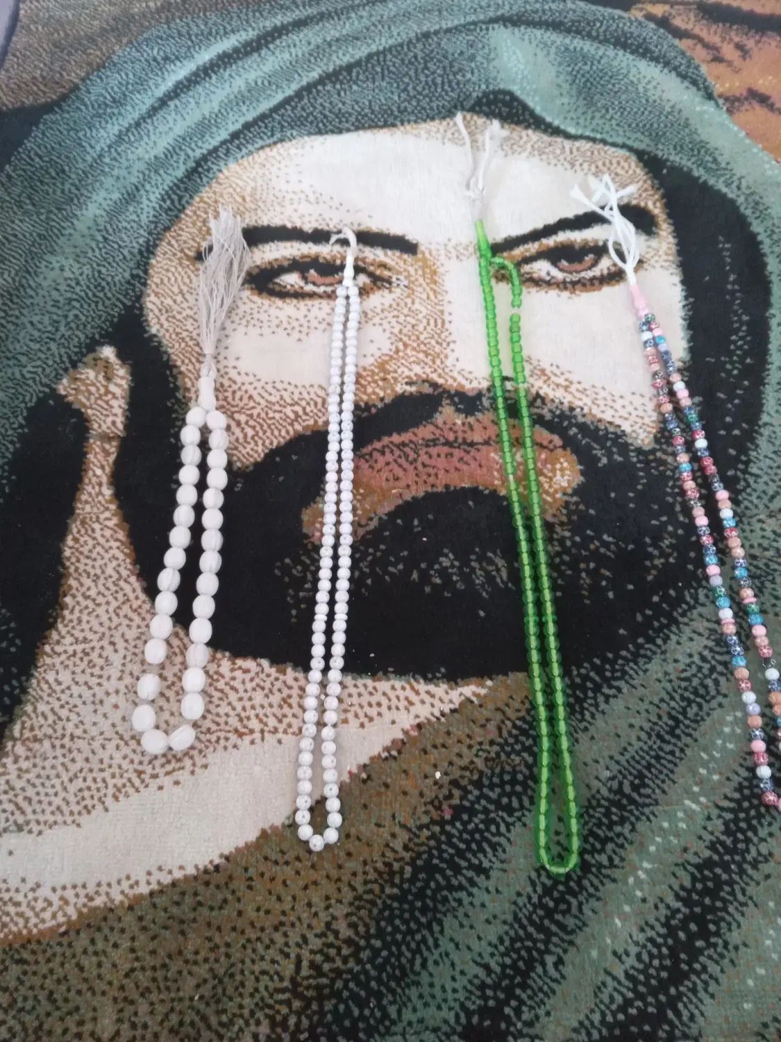 ۴ عدد تسبیح به همراه قالیچه امام حسین(ع)|جواهرات|رشت, شهرک قدس|دیوار