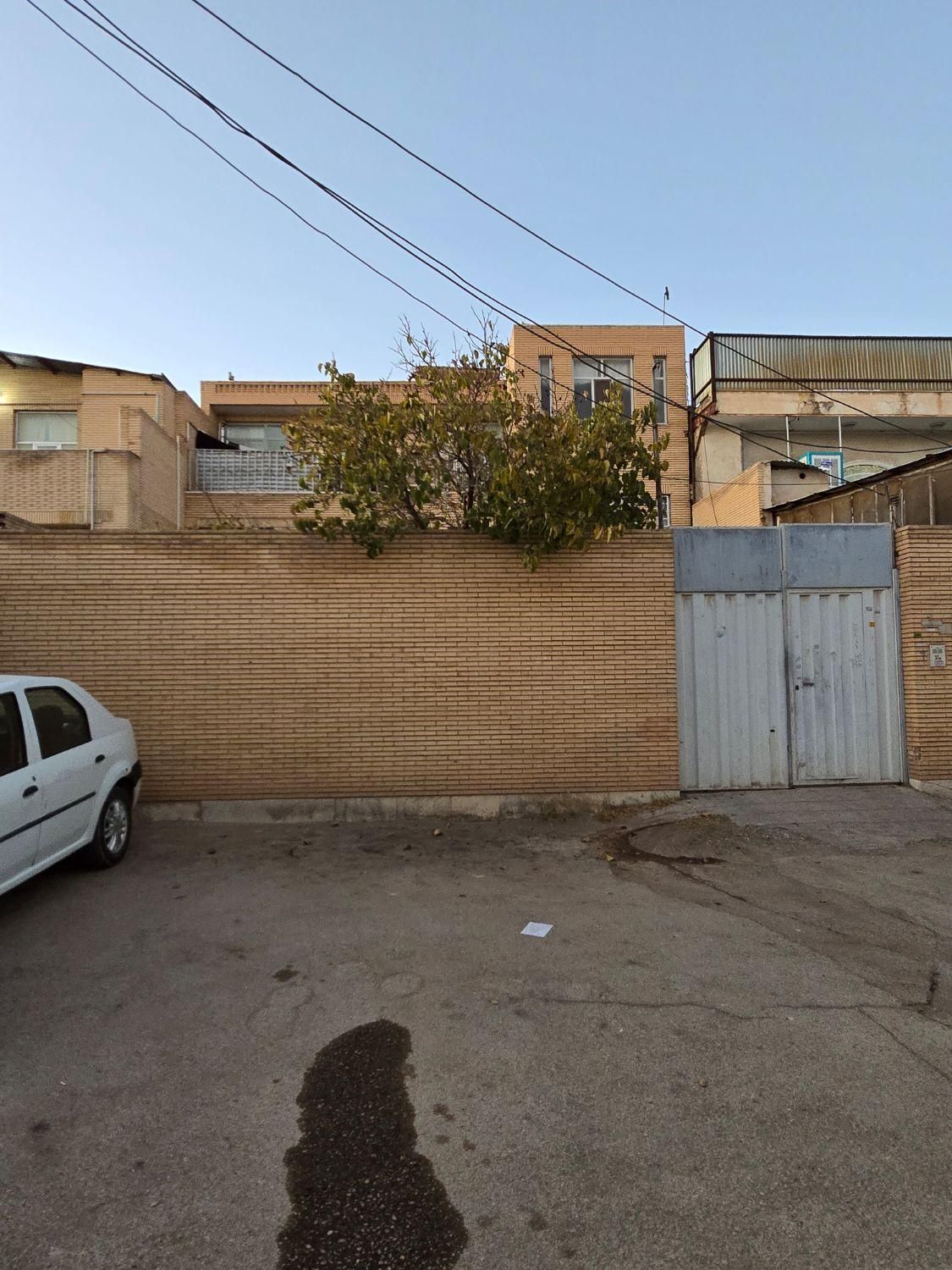 فروش خانه ویلایی ۱۰ قصب ۲ خوابه|فروش خانه و ویلا|کرمان, |دیوار