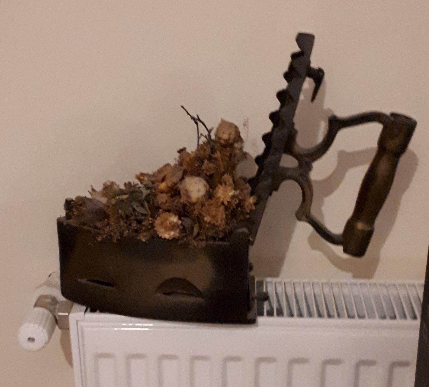 اتوی ذغالی عتیقه قدیمی|کلکسیون اشیاء عتیقه|تهران, شهر زیبا|دیوار