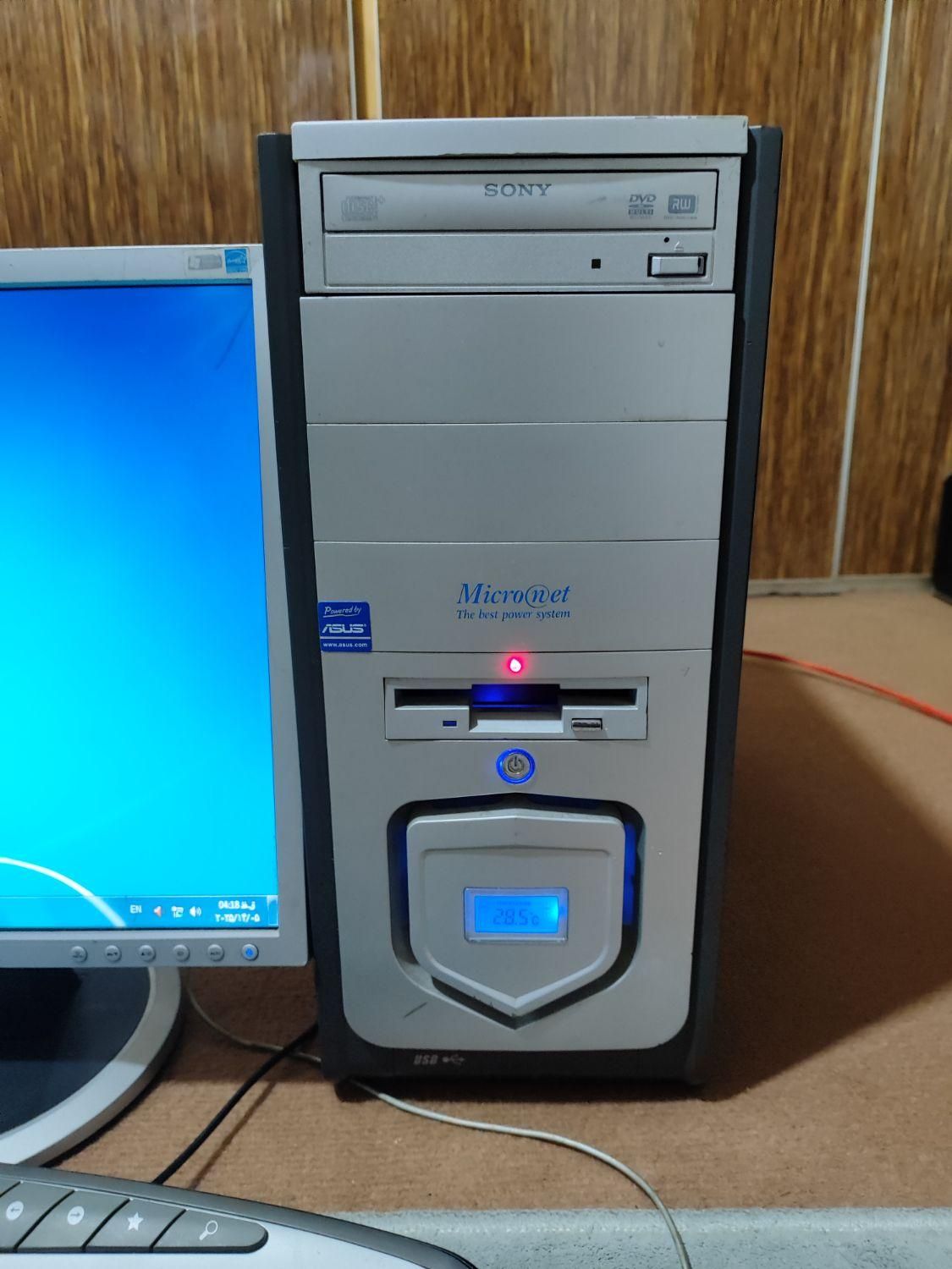 کامپیوتر ۳هسته با رم ۴ ddr2 هارد ۲۰۰ گرافیک ۱|رایانه رومیزی|چالوس, |دیوار