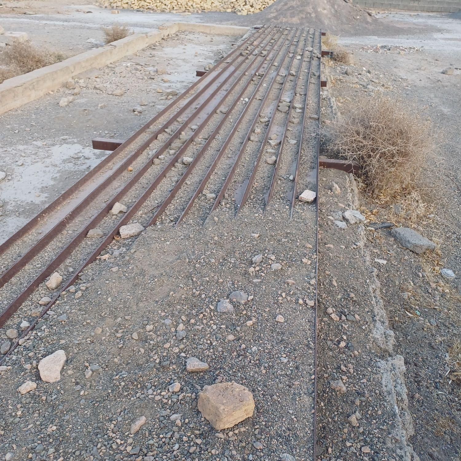 بلوک زن مخلوط کن جدول|خدمات پیشه و مهارت|لنجان, |دیوار