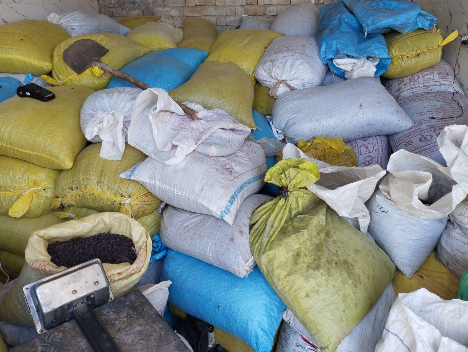 کشمش و مویز افتابی بیضا|خوردنی و آشامیدنی|بیضا, |دیوار