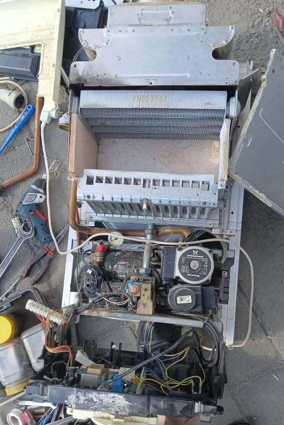 لوله کشی و تعمیر انواع پکیج و جوشکاری آبگرمکن|خدمات پیشه و مهارت|سلماس, |دیوار