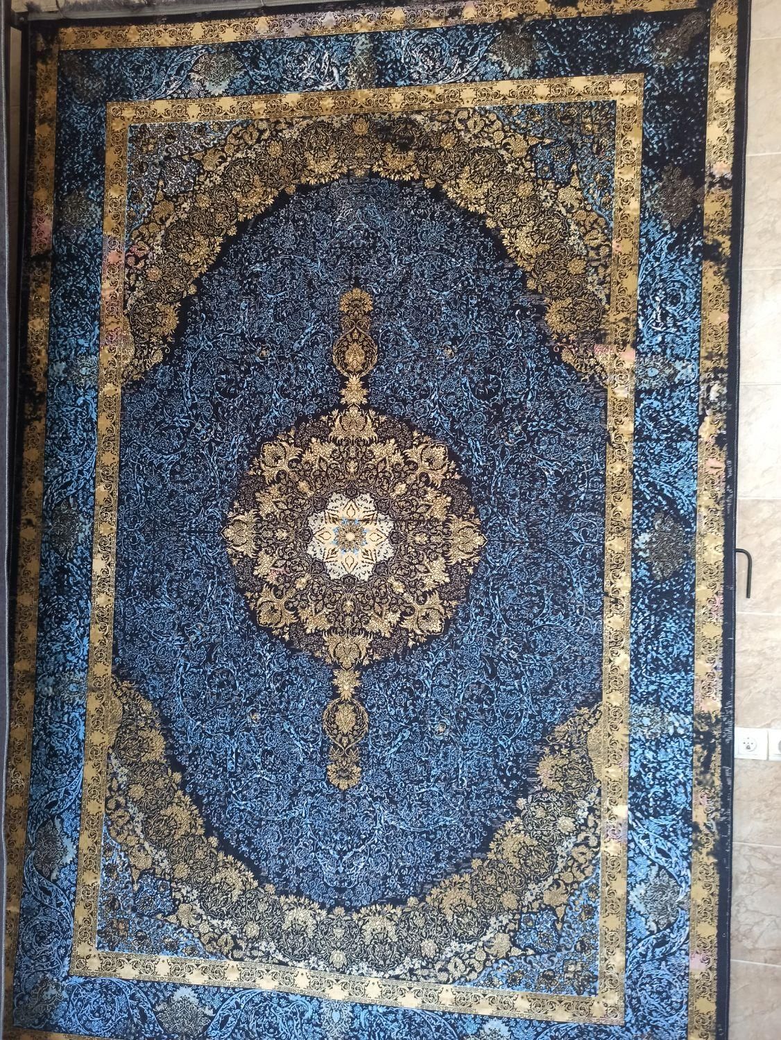فرشینه ۶ متری مخمل ضمانت دار ( با نمد ۱۵۰۰ گرم )|فرش|اصفهان, بابوکان|دیوار