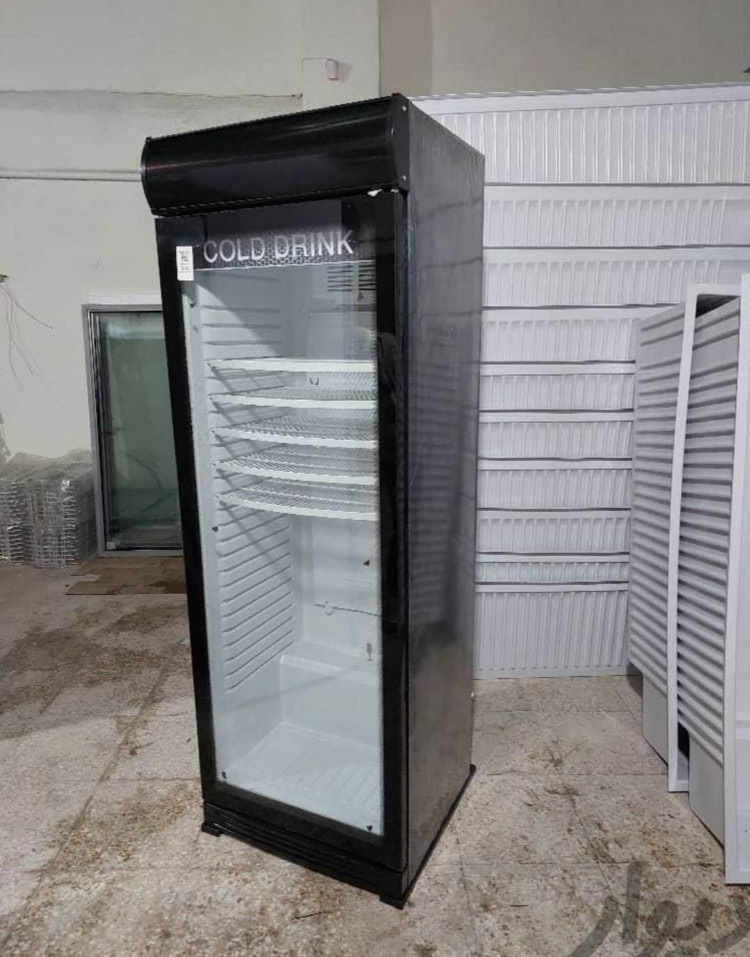 یخچال ایستاده در شیشه ای نوشیدنی|فروشگاه و مغازه|هرمز, |دیوار