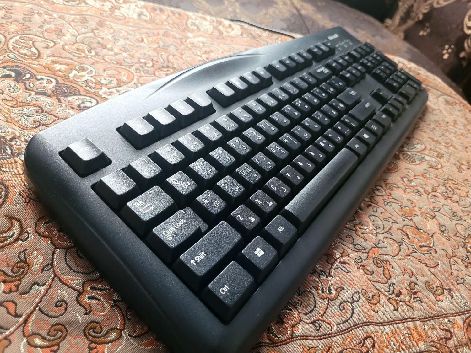 کیبورد Microsoft در حد نو کاملاً سالم|قطعات و لوازم جانبی رایانه|پرند, |دیوار