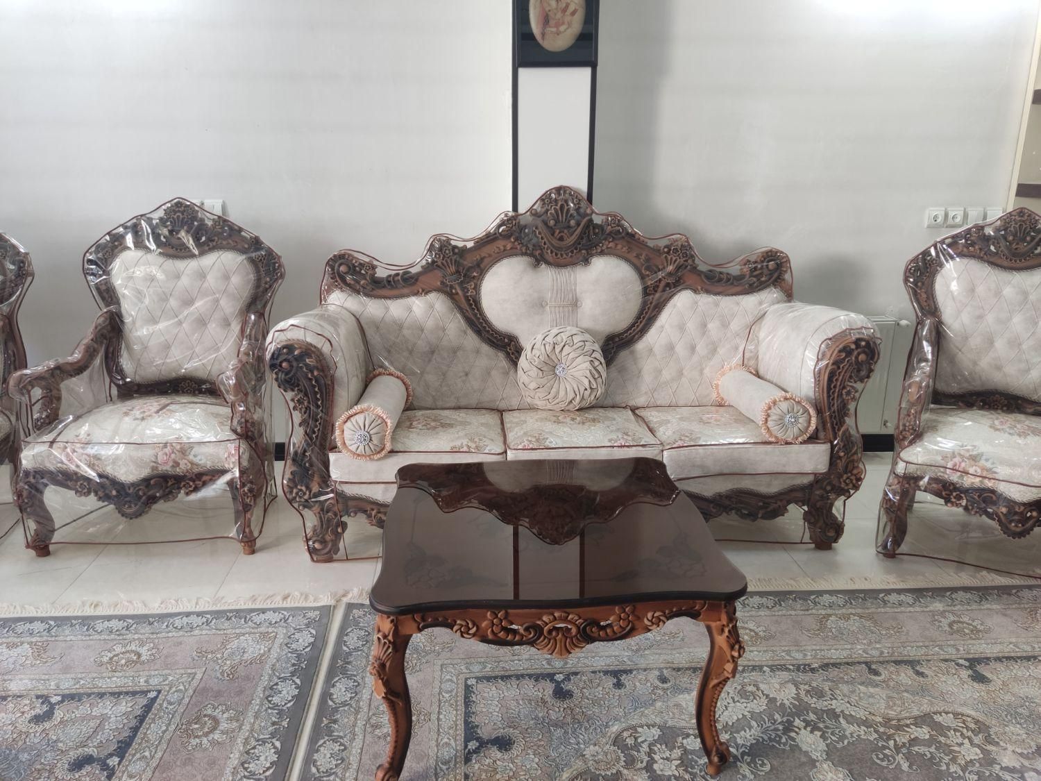 مبلمان سلطنتی ۹نفره|مبلمان خانگی و میز عسلی|اصفهان, کوجان|دیوار