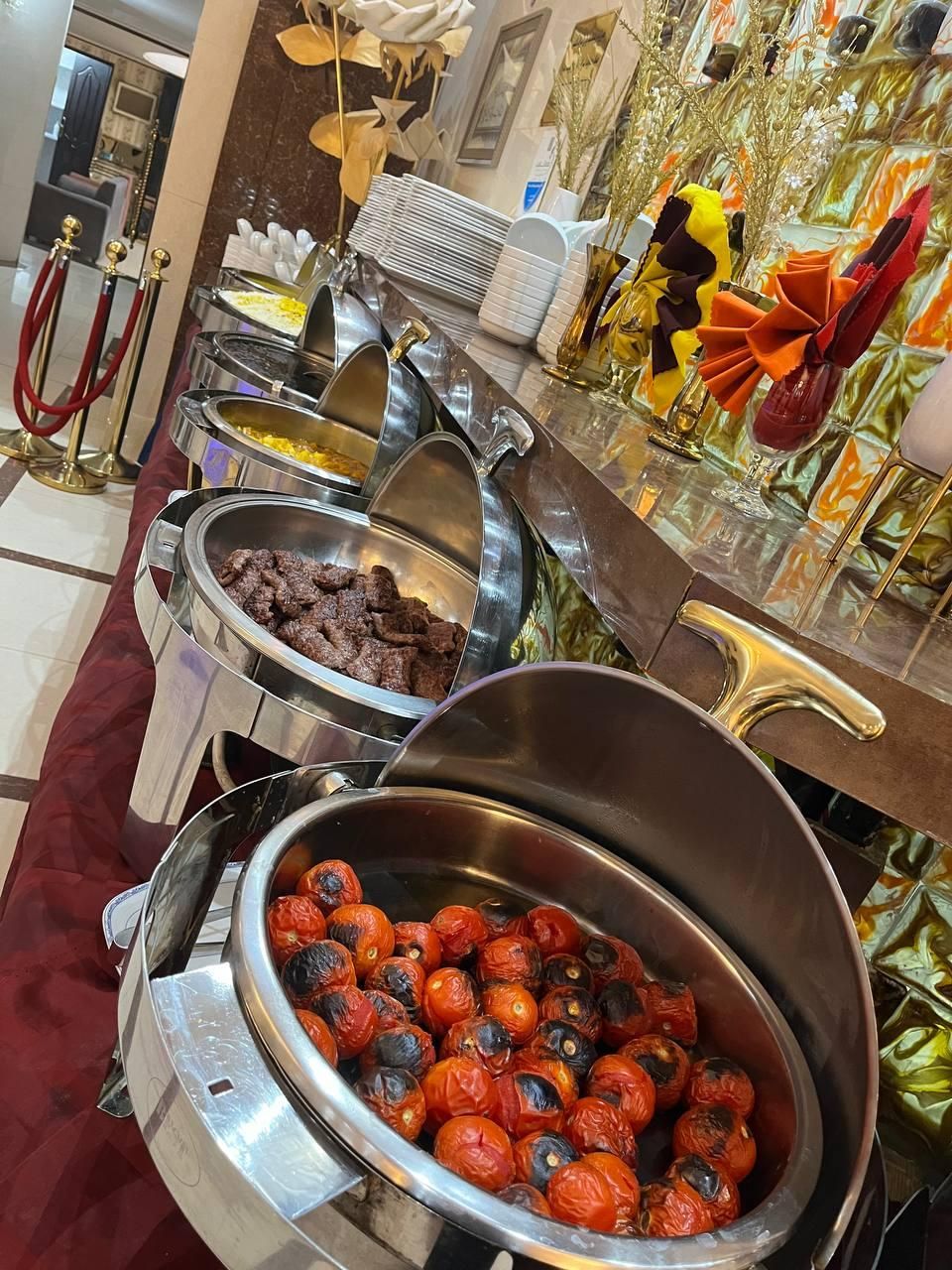 هتل نوساز نزدیک حرم با صبحانه و شام|تور و چارتر|رشت, انصاری|دیوار