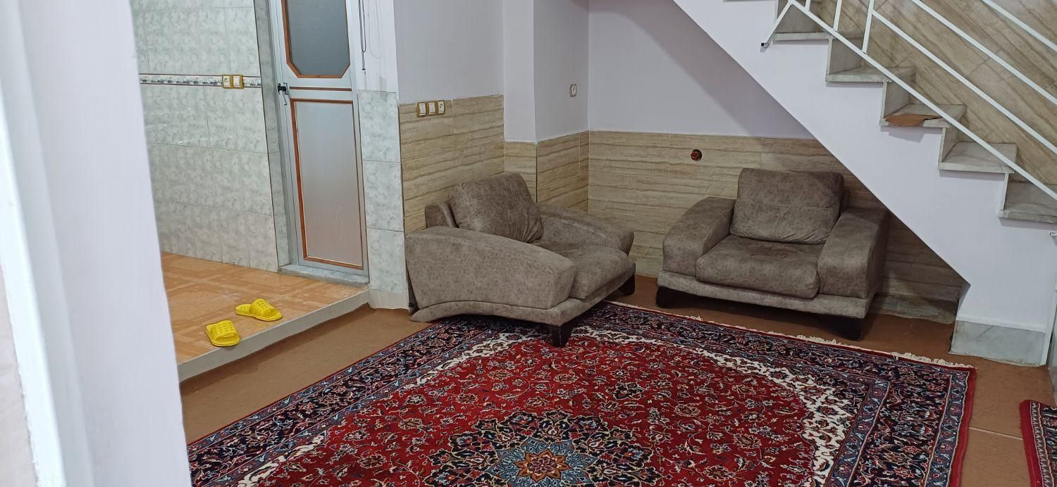 اجاره روزانه منزل مبله تمیز|اجارهٔ کوتاه‌مدت آپارتمان و سوئیت|شیراز, وحدت|دیوار