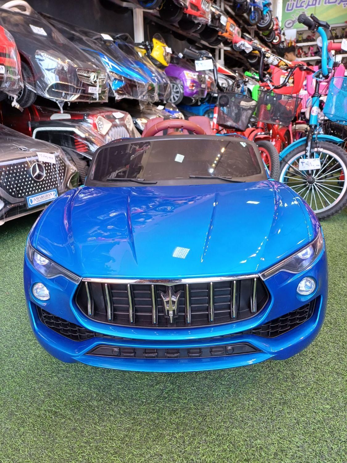 ماشین مازراتی چهارموتورمتالیک کیلومتردیجیتال|اسباببازی بچه|مشهد, توس (بلوار توس)|دیوار