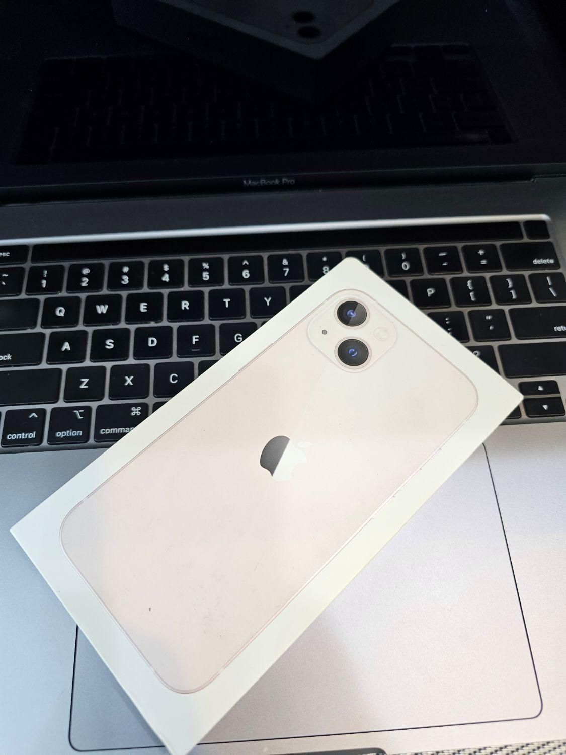 iphone 13 normal با حافظه ۱۲۸ گیگابایت|موبایل|تهران, میدان انقلاب|دیوار