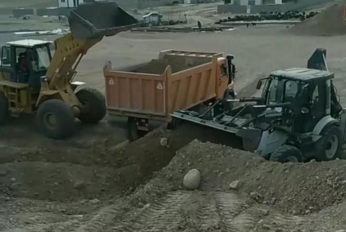 بیل بکهو و پخش شن و ماسه نخاله|خدمات حمل و نقل|رامسر, |دیوار