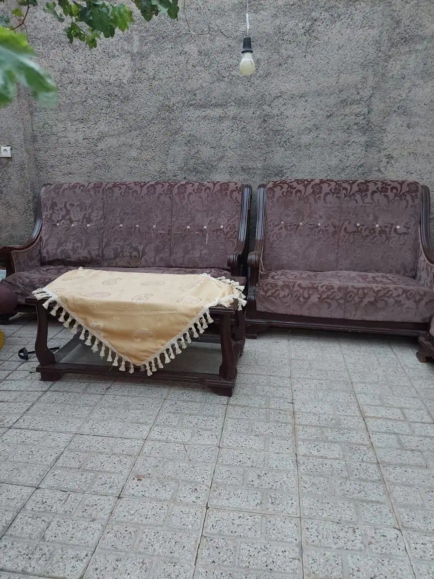 مبل راحتی تمام چوب محکم و جوندار|مبلمان خانگی و میز عسلی|مشهد, رضاشهر|دیوار