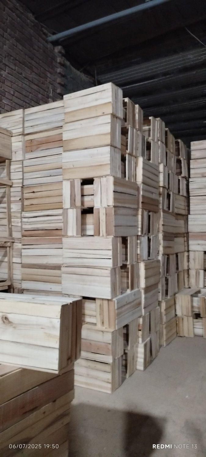 جعبه چوبی درب چوبی کاهو صندوق چوبی سبد چوبی انگور|عمده‌فروشی|مریوان, |دیوار