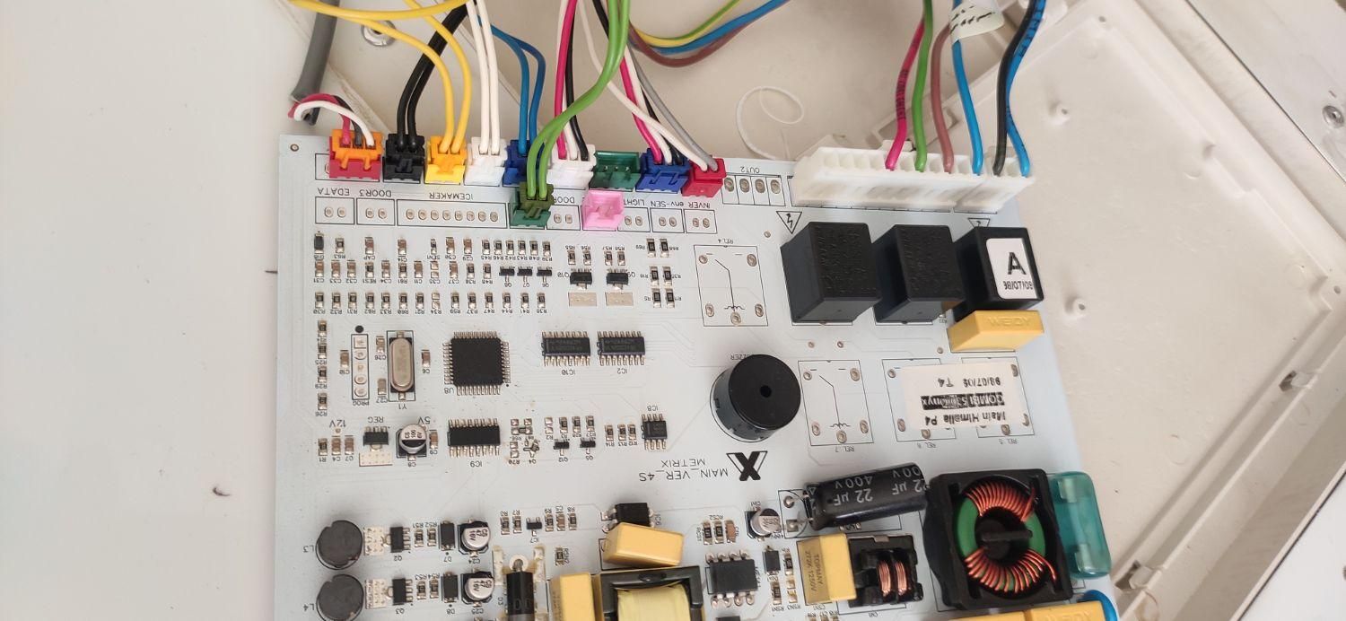 تعمیر انواع یخچال(درمنزل)با ضمانت|خدمات پیشه و مهارت|کاشان, کارگر|دیوار