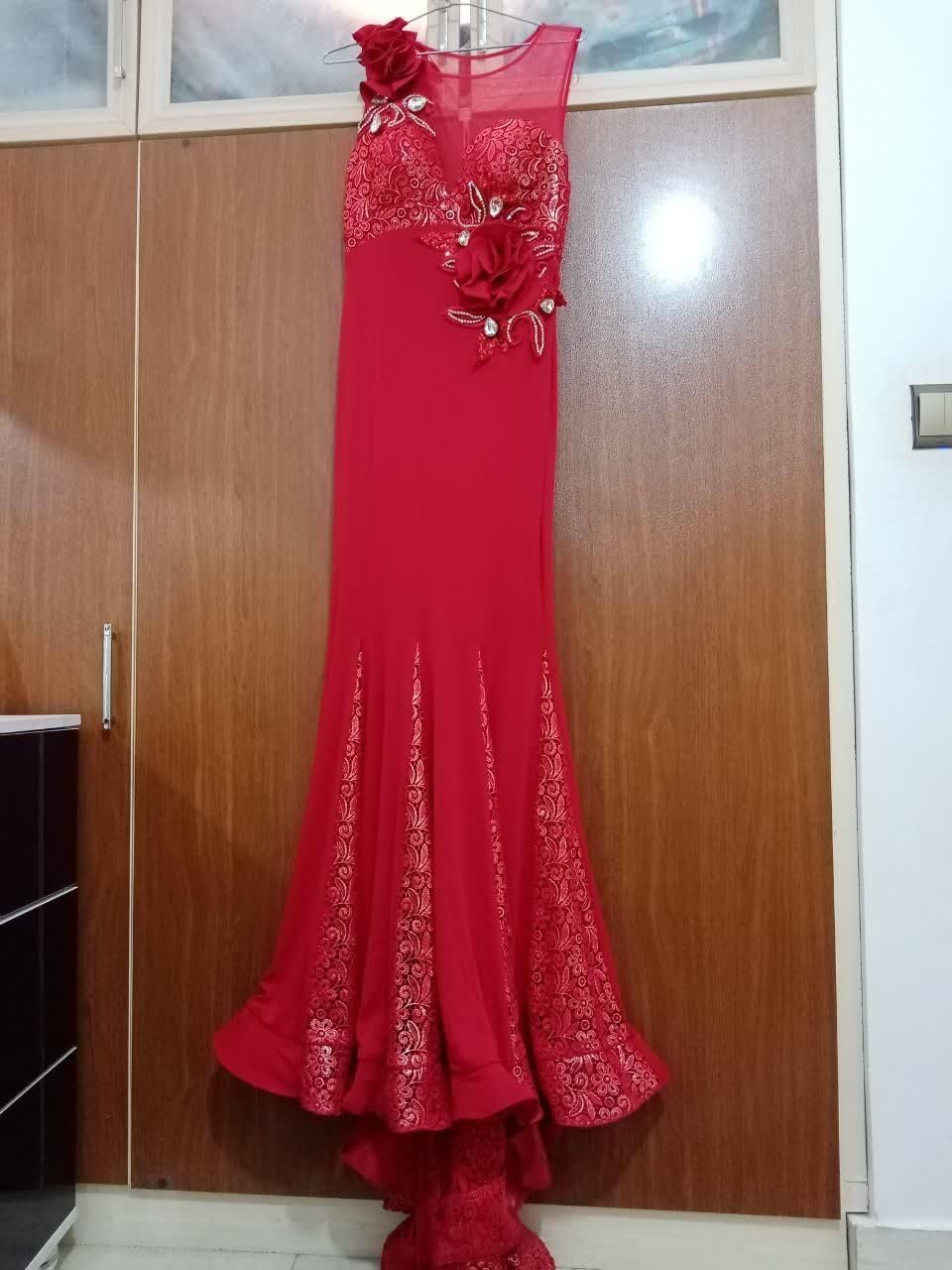 لباس مجلسی|لباس|سلماس, |دیوار