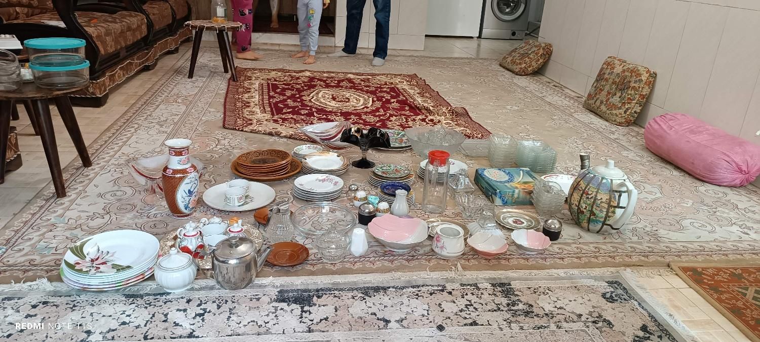 ظروف چینی، مرغی و بلور و ظرف ژله خوری|ظروف سرو و پذیرایی|اصفهان, لاله|دیوار