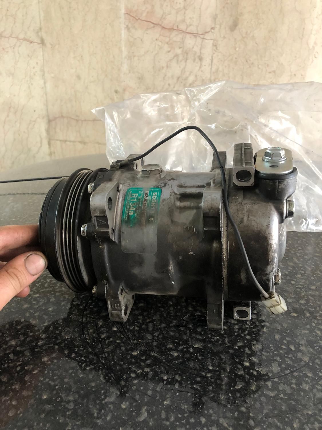 کمپرسور کولر ال۹۰پرایدکوییک۲۰۶ ۴۰۵ ورنا|قطعات یدکی و لوازم جانبی|تهران, تهرانپارس شرقی|دیوار