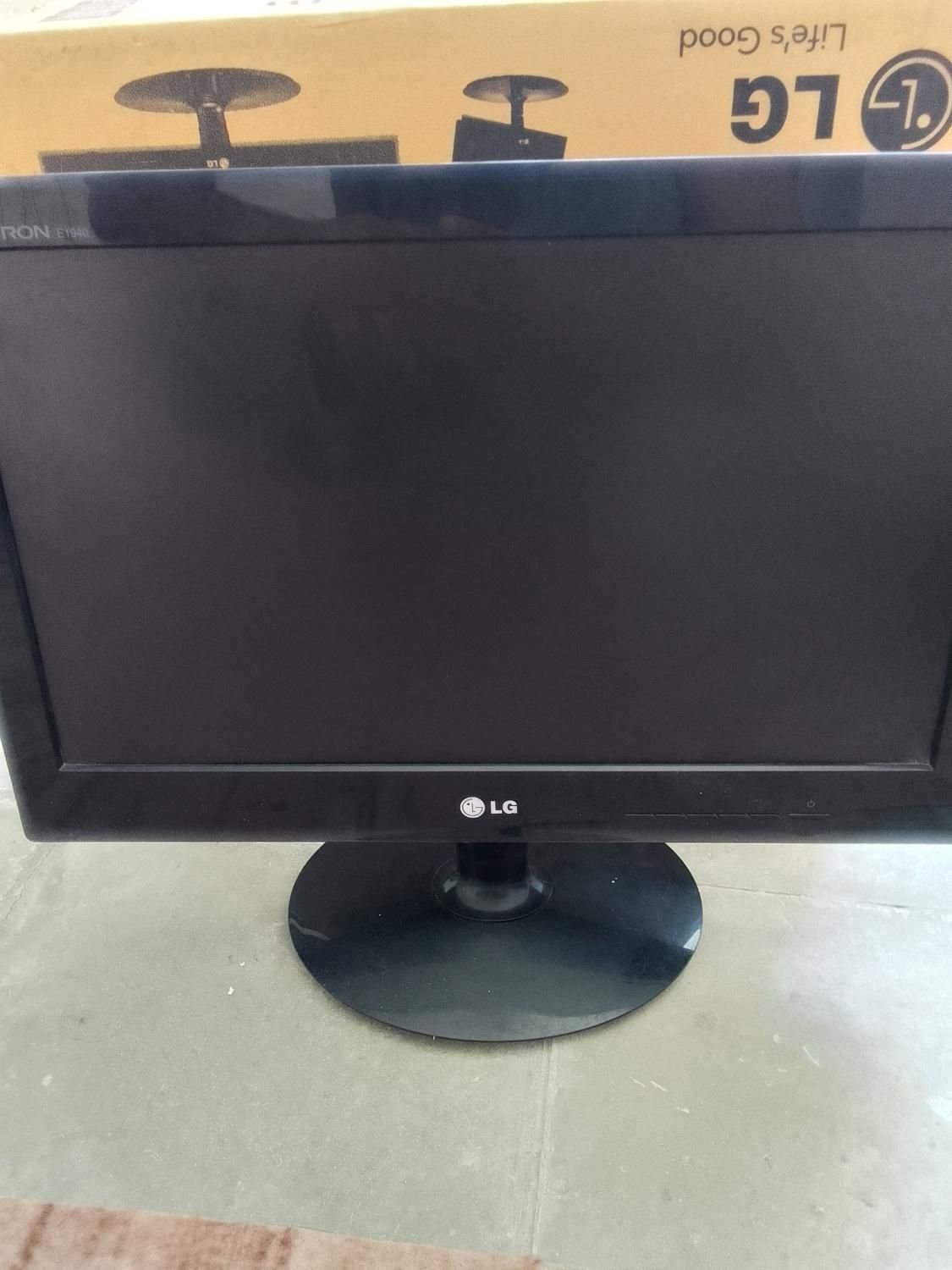 مانیتور ال جی ۱۹ اینچ|رایانه رومیزی|سیرجان, |دیوار