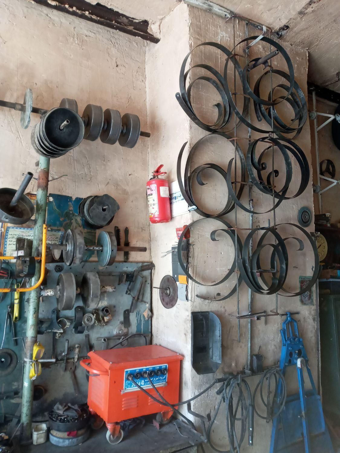 ساخت کرکره نو،،کار کرده تعمیر تعویض فنر|خدمات پیشه و مهارت|کرمانشاه, |دیوار