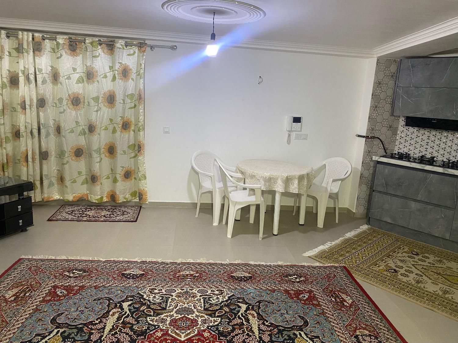 اجاره واحد شیک بدون واسطه نمک ابرود|اجارهٔ کوتاهمدت آپارتمان و سوئیت|چالوس, |دیوار