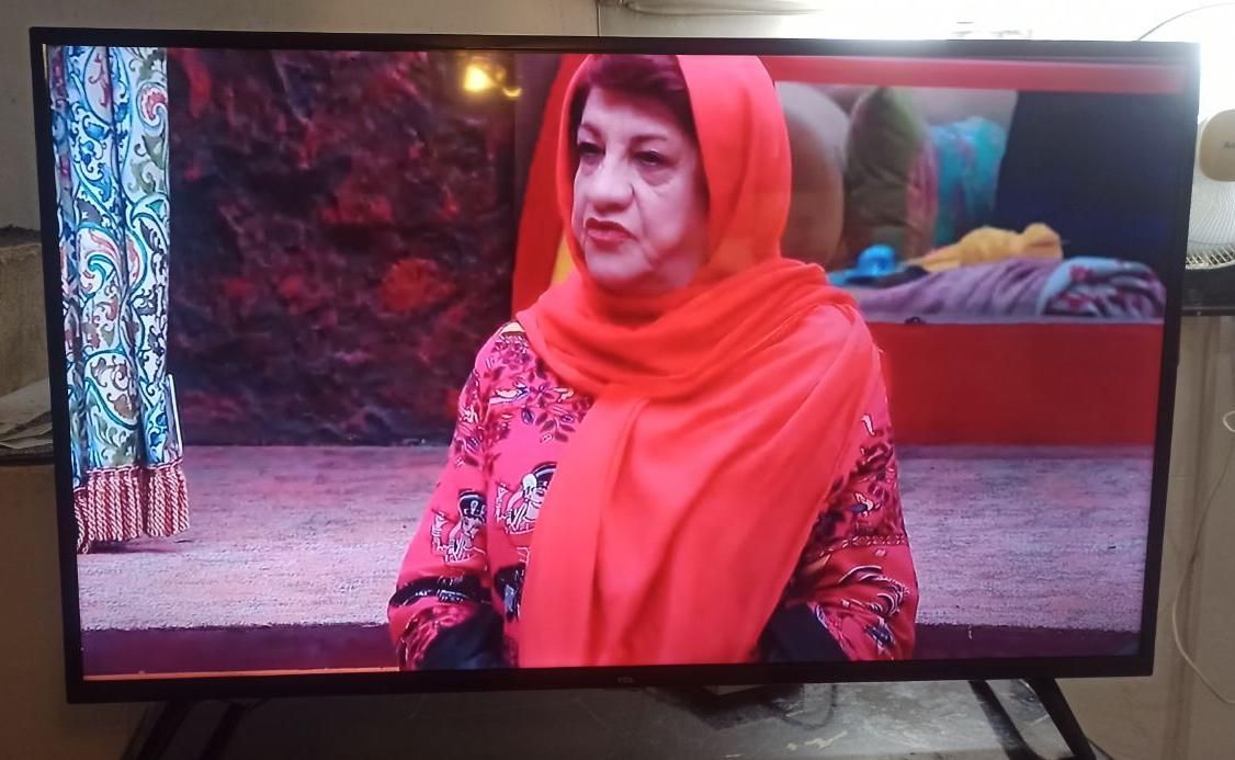 ال ای دی ۵۰اینچ در حدنو مناسب جهیزیه پایه کنار|تلویزیون و پروژکتور|همدان, |دیوار