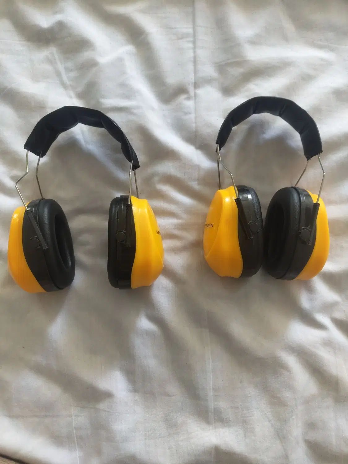 دو عدد محافظ گوش نویز مناسب برای جاهای پر سر و صدا|ابزارآلات|اصفهان, کوی راه حق|دیوار