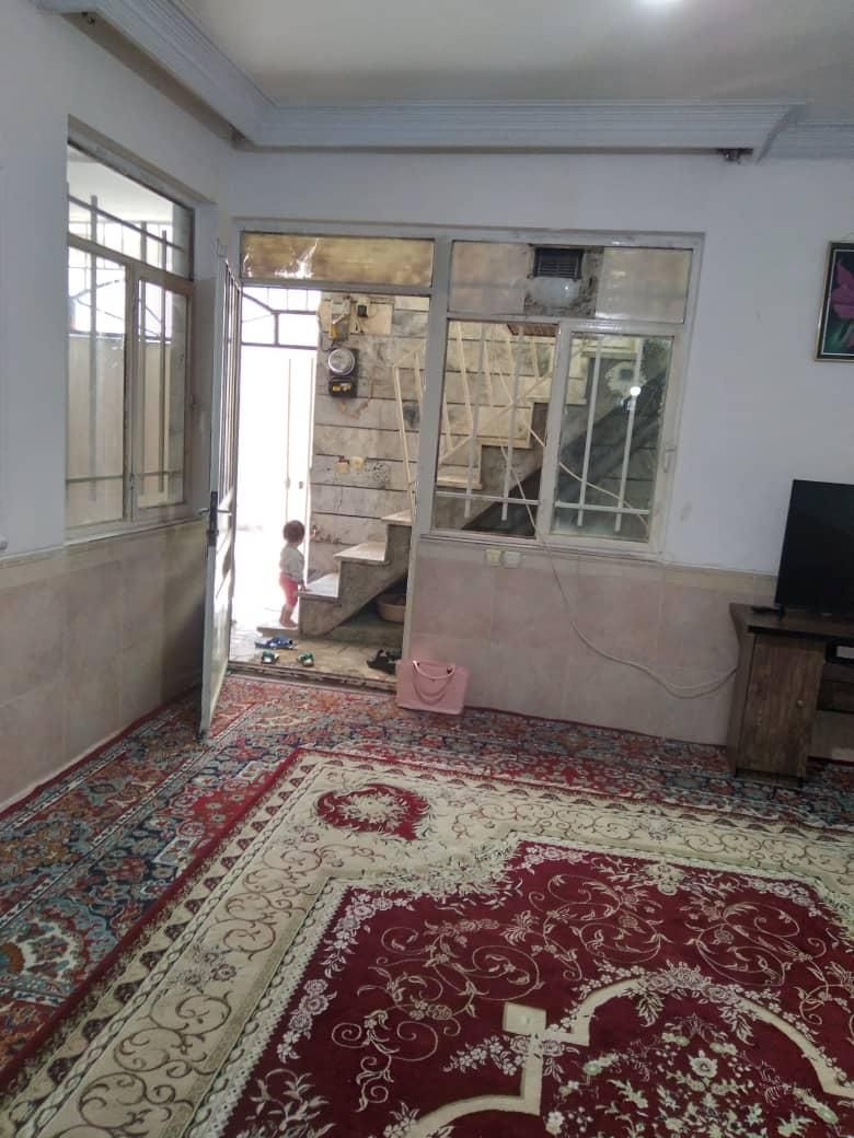 آپارتمان ۷۰ متری طبقه اول با پارکینگ رهن|اجارهٔ آپارتمان|کرج, اکبرآباد|دیوار