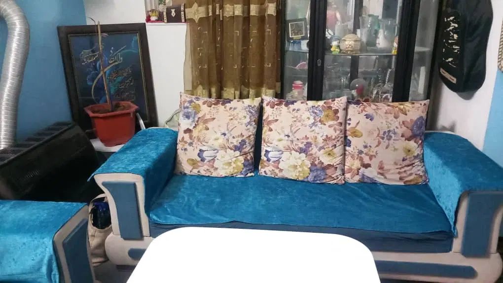 دو دست مبلمان راحتی|مبلمان خانگی و میز عسلی|مشهد, پورسینا|دیوار