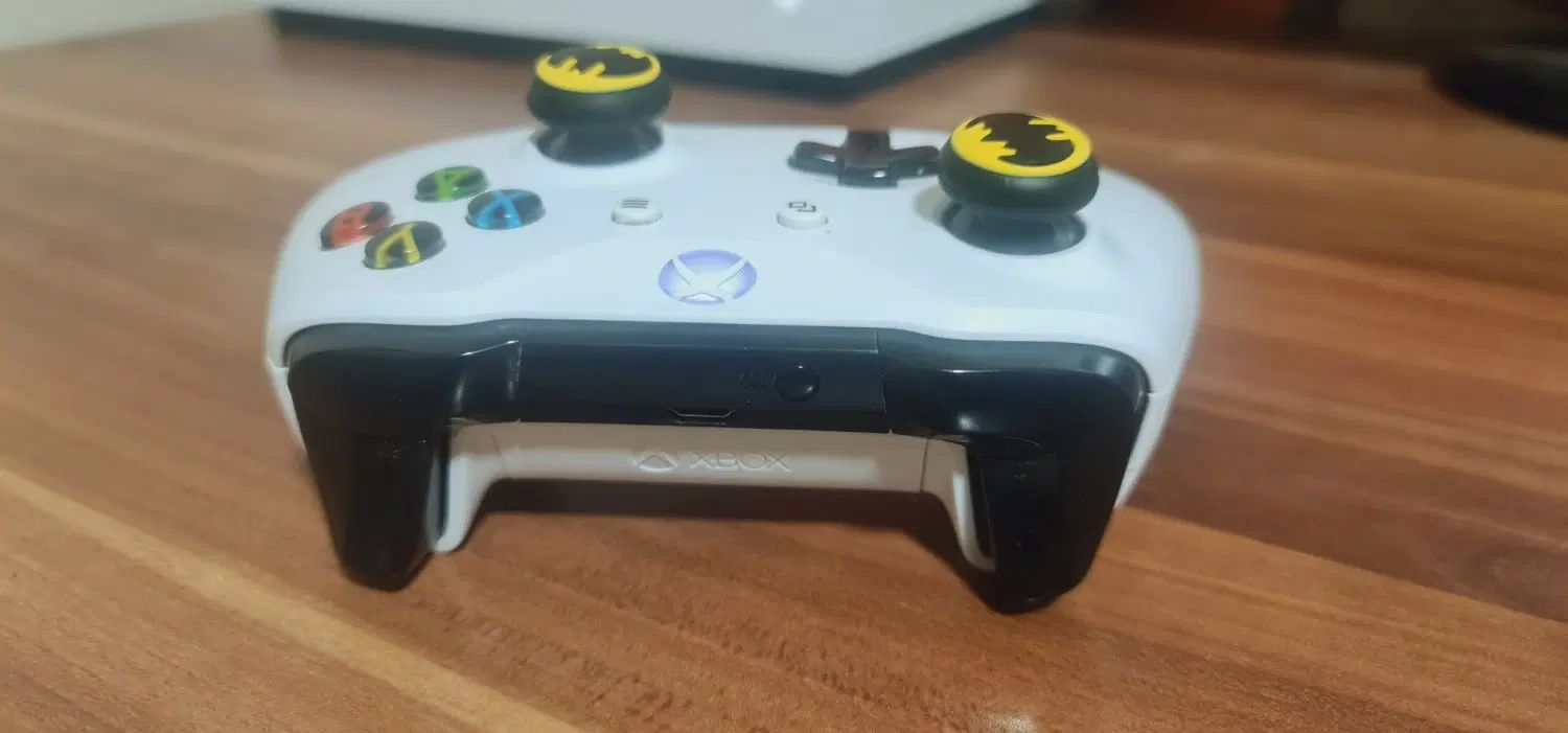 XBOX ONs یک ترابایت درحد نو تمیز|کنسول، بازی ویدئویی و آنلاین|مشهد, فارغ التحصیلان|دیوار