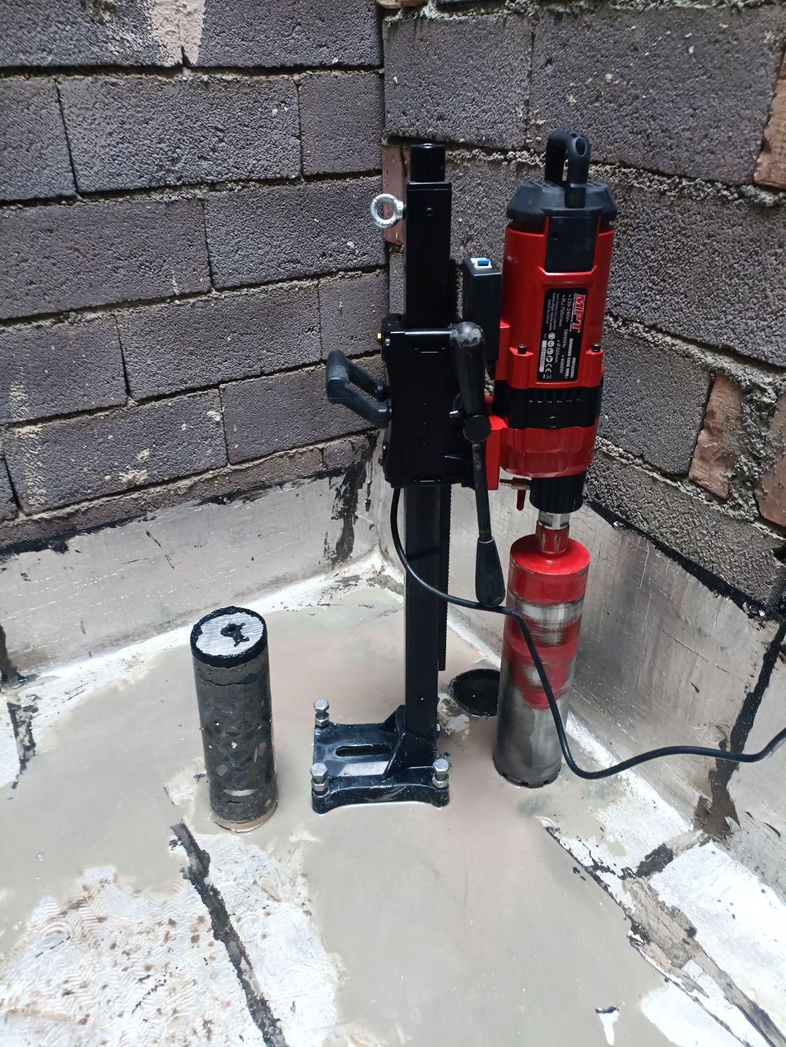 خدمات سوراخکاری در بُتن ـ گرد بُر ـ شیار زنی|خدمات پیشه و مهارت|سقز, |دیوار