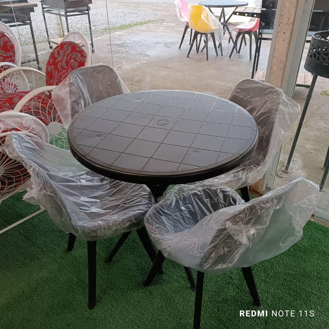 صندلی /پایه پلاستیکی|صندلی و نیمکت|بندر انزلی, لیچارگی حسن رود|دیوار