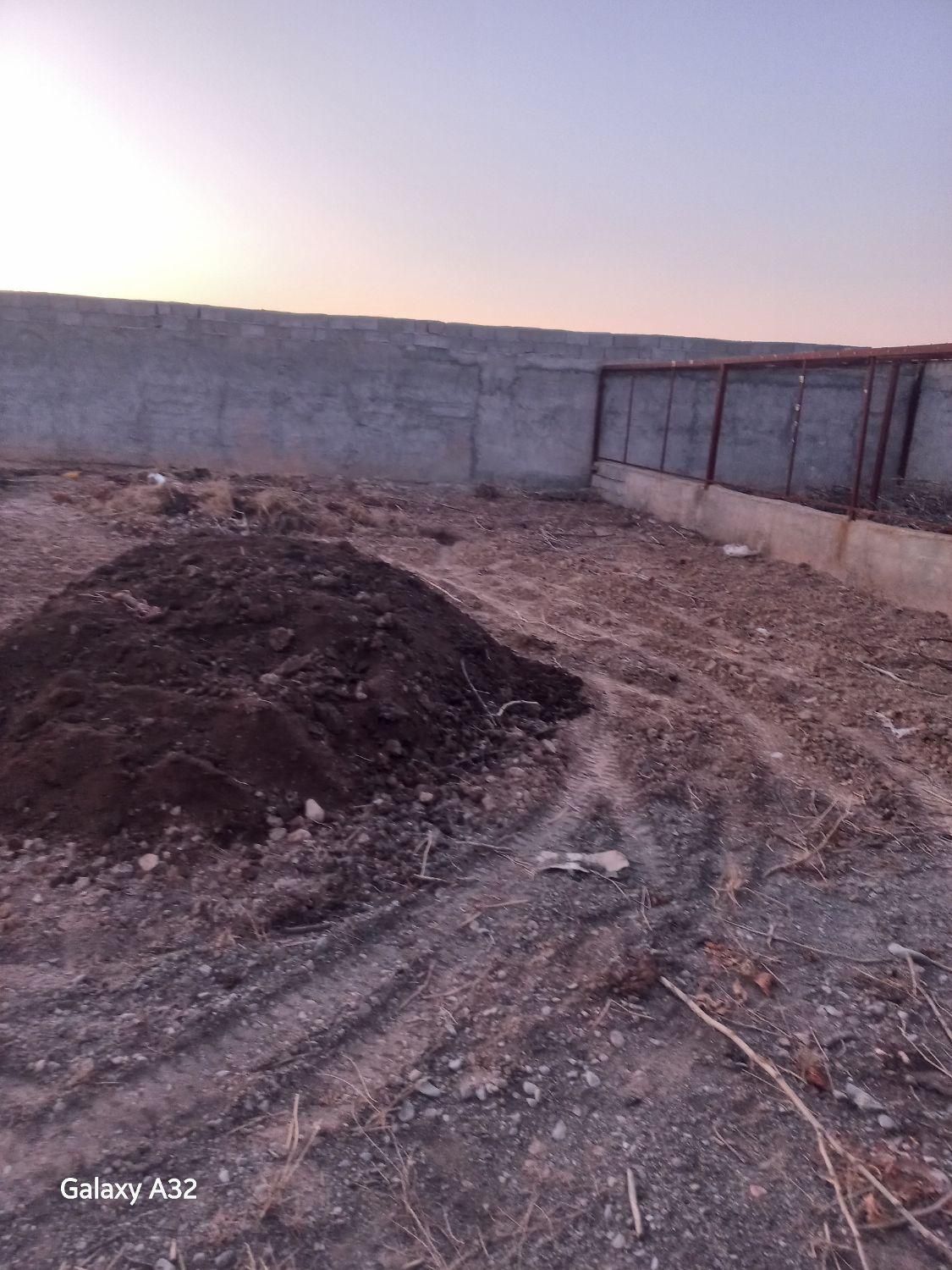 خاک باغچه و کود حیوانی وحمل نخاله با نیسان|خدمات باغبانی و درختکاری|مشهد, وکیل‌آباد|دیوار