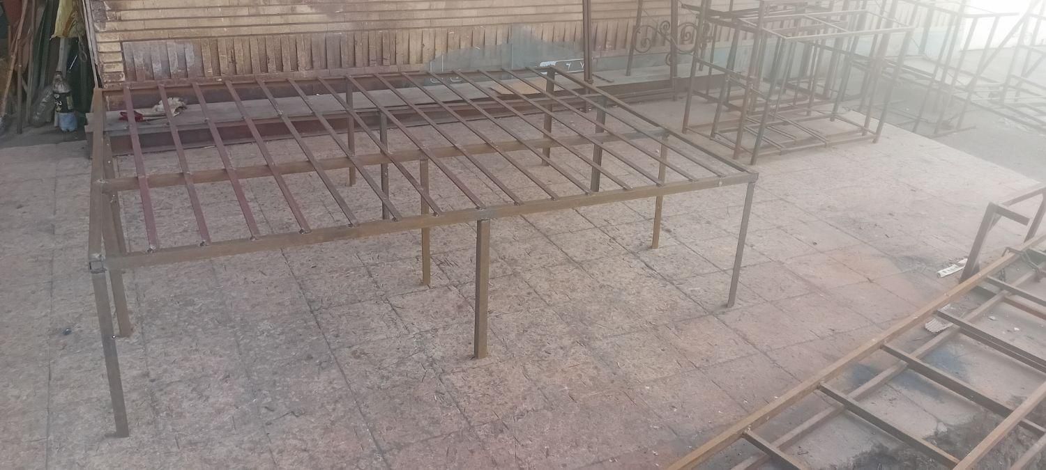 تخت آهنی دو نفره  طول  195 عرض  150|تخت و سرویس خواب|شوش, |دیوار