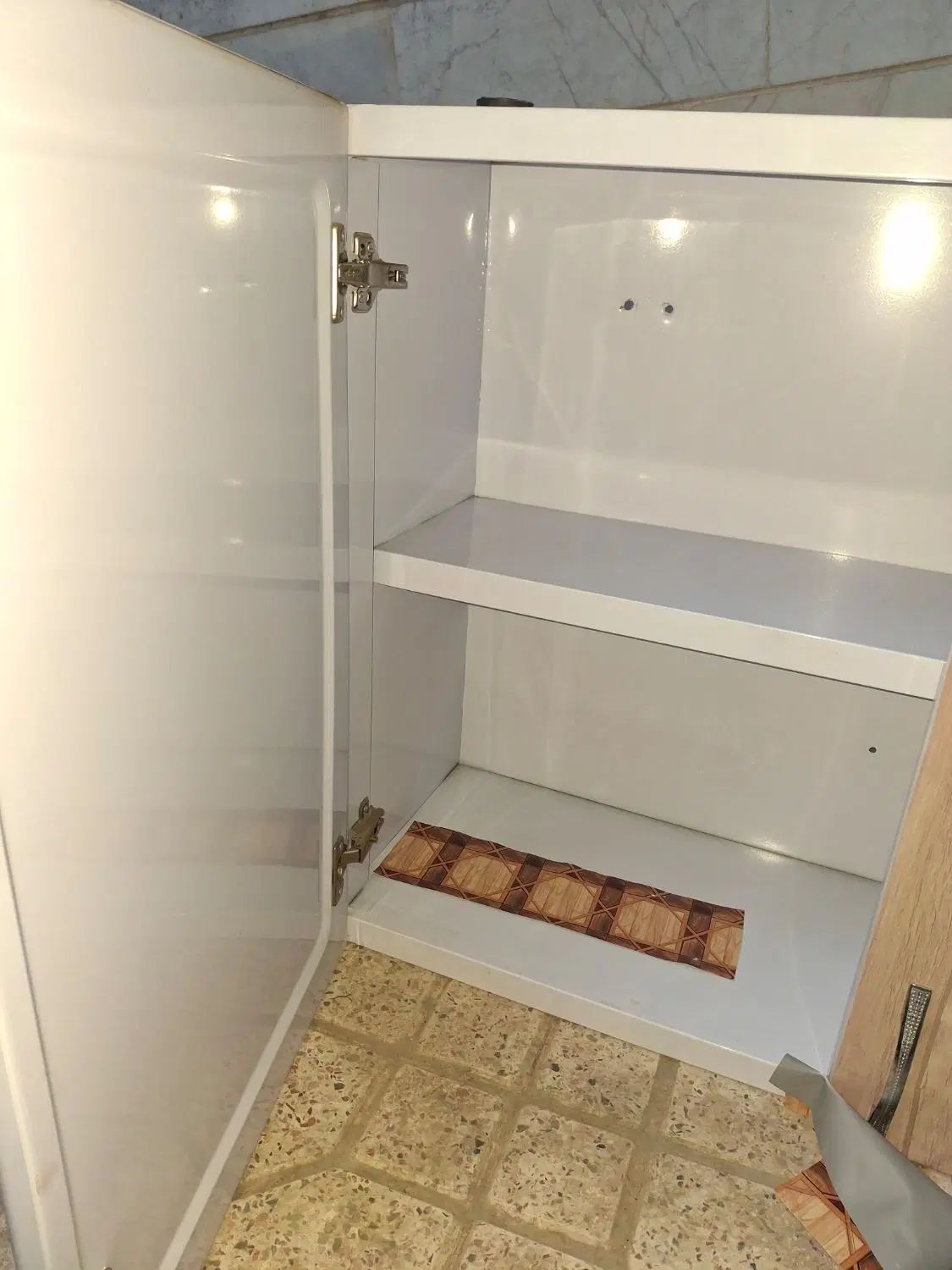 تلوزیون وکابینت دو در|تلویزیون و پروژکتور|تهران, شمشیری|دیوار
