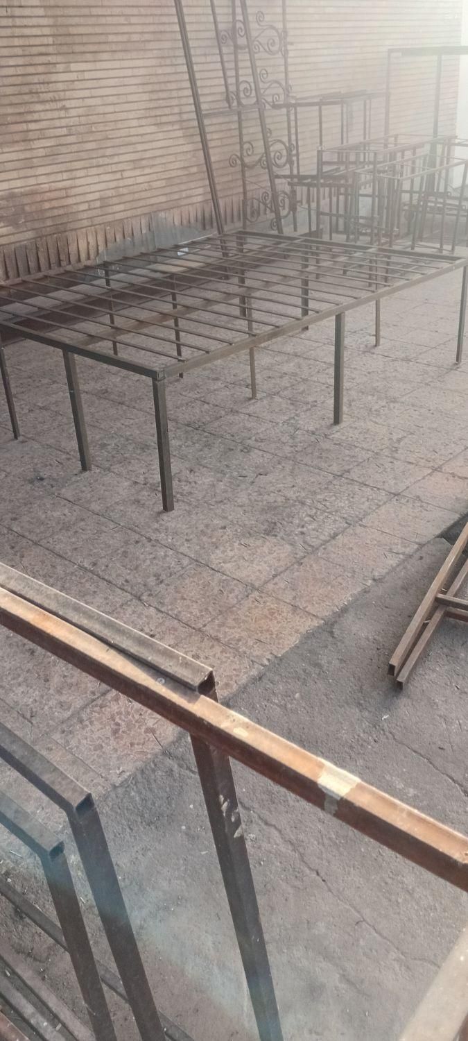 تخت آهنی دو نفره  طول  195 عرض  150|تخت و سرویس خواب|شوش, |دیوار